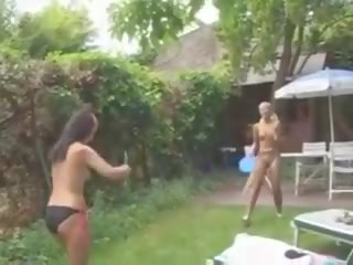 Dy vajzat pa sytjena tenis, falas twitter vajzat porno video 8f