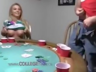 Bata babae copulating sa poker gabi