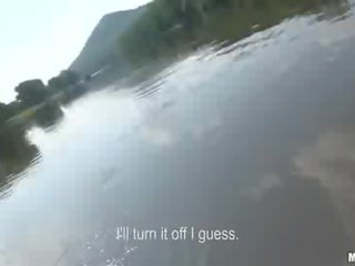 Смокче пеніс на в човен відео