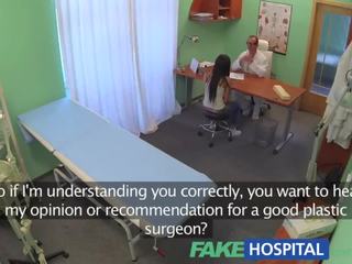 Fakehospital daktaras sexually sets patients fears į poilsis kad jos papai
