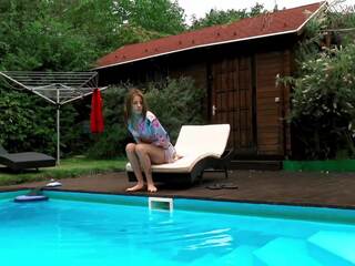 Ungari pisikene kõhn mängufilm hermione ihualasti sisse bassein