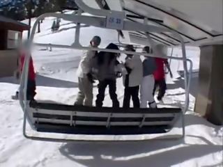 סקסי שחרחורת מזוין קשה לאחר snowboarding