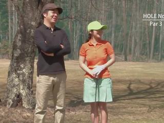 Golf hore blir teased og kremet av to gutta