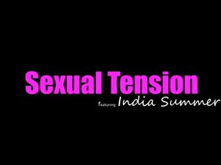 Momsteachsex - india nyár - szexuális tension