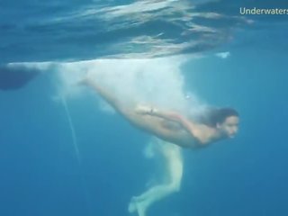 2 incredible Girls Naked in the Sea Swimming