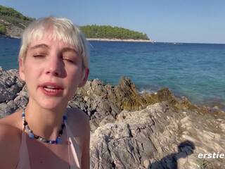 Ersties - e adhurueshme annika luan me veten në një sensational plazh në croatia