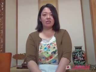 Debelušne grown japonsko femme fatale ljubi pecker indoors in na prostem